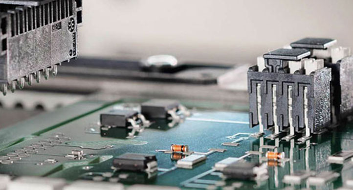 How does the PCB surface treatment process affect SMT soldering quality?