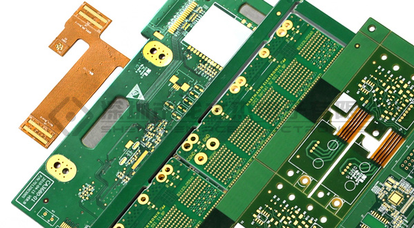 What is the difference between PCB and FPC？